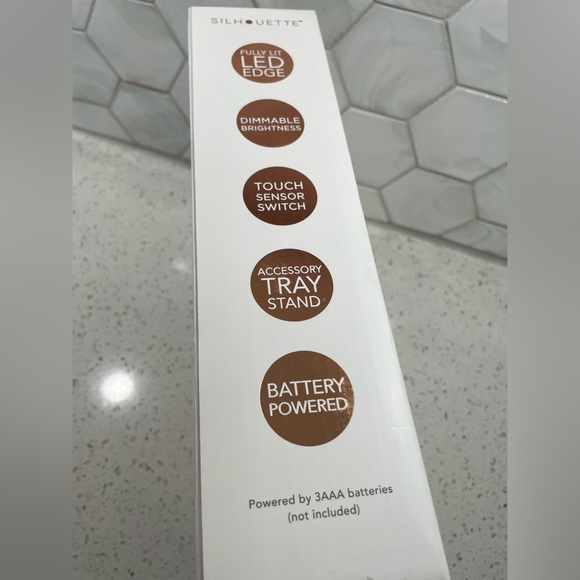 Silhouette Cloud Shaped LED Vanity Mirror Pink Brand New In Box Acessory Tray - Picture 5 of 6